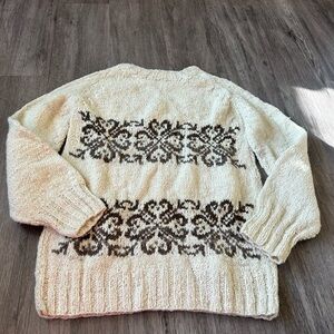 Handmade vintage lovely Wool sweater Patterned